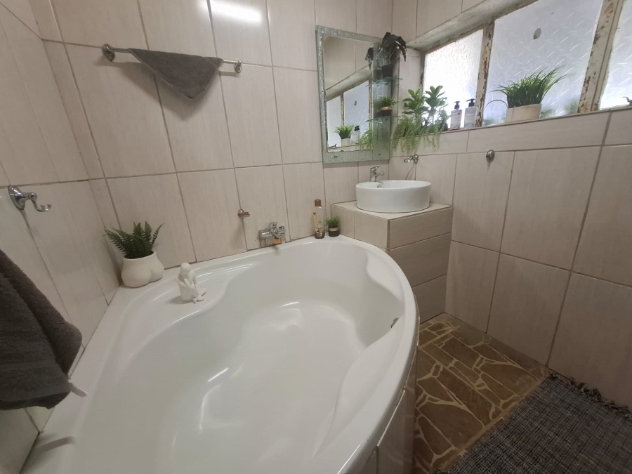 5 Bedroom Property for Sale in Villiers Free State